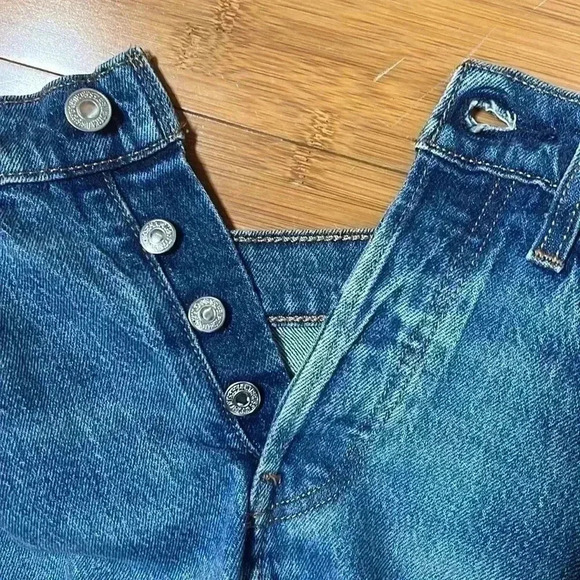 Levi's Women’s Sz 28 Wedgie Straight Leg Button Fly Jeans 28” inseam - Picture 10 of 12